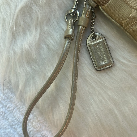 Coach wristlet - Picture 5 of 10